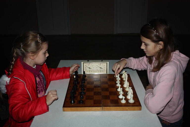 прошел первый чемпионат города по шахматам фишера - изображение 2