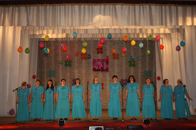 песни, танцы, цветы и подарки: культурно-развлекательный центр покровского гока отметил свое 50-летие (фото, видео) - изображение 3