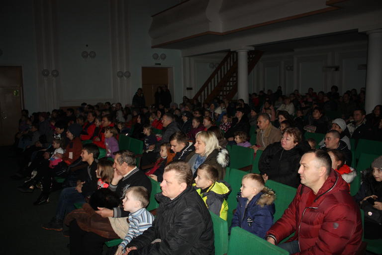 народный театр «премьера» подарил детям новогоднюю сказку (фото, видео) - изображение 3
