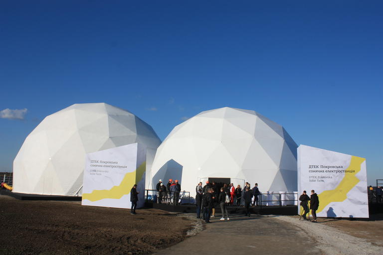 возле покрова открыли мощнейшую в украине солнечную электростанцию (видео) - изображение 4
