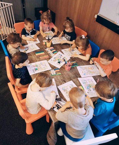 135 вихованців дитячих будинків Дніпропетровщини зараз живуть у Нідерландах та Швейцарії