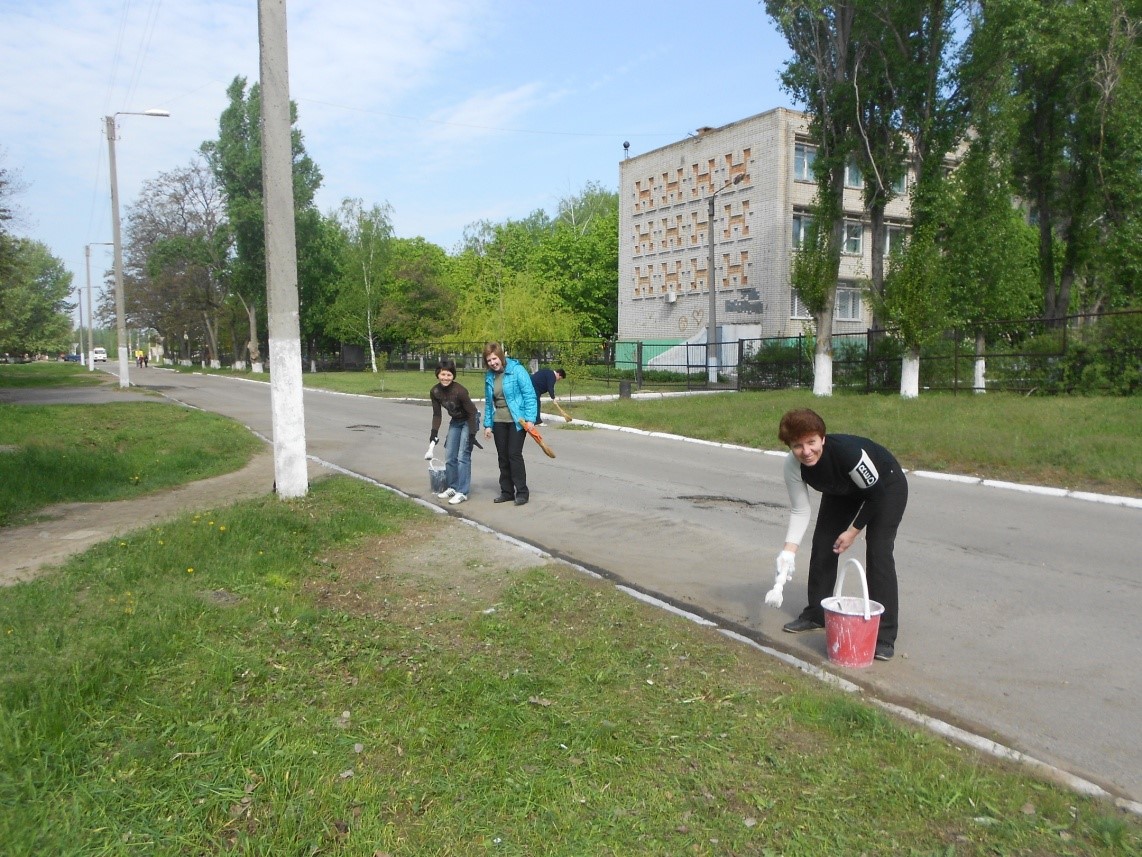 працівники опту долучились до акції «чисте місто» - изображение 1 працівники опту долучились до акції «чисте місто» - изображение 1