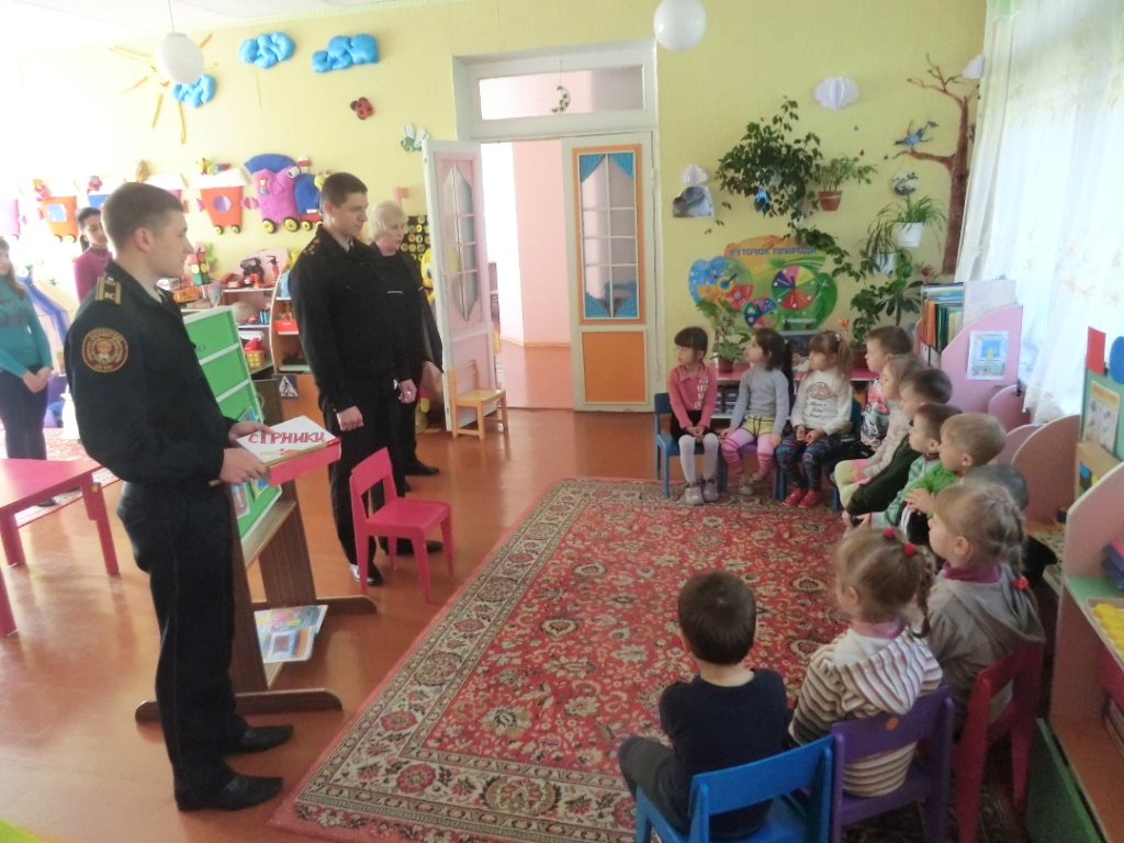 співробітники дснс навчають молоде покоління правилам пожежної безпеки - изображение 1 співробітники дснс навчають молоде покоління правилам пожежної безпеки - изображение 1