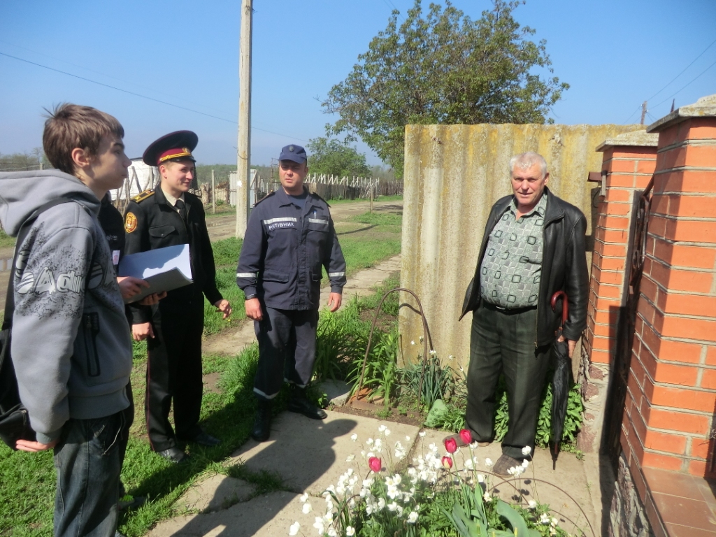 рятувальники спільно з волонтерами служби порятунку 101 продовжують проводити заходи з запобігання пожеж у житловому секторі та природних екосистемах - изображение 1 рятувальники спільно з волонтерами служби порятунку 101 продовжують проводити заходи з запобігання пожеж у житловому секторі та природних екосистемах - изображение 1