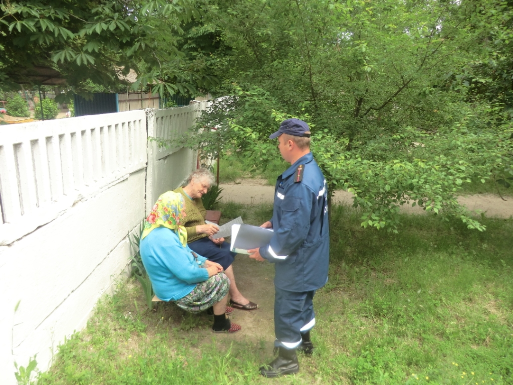 рятувальники навчали мешканців міста вимогам пожежної безпеки - изображение 2 рятувальники навчали мешканців міста вимогам пожежної безпеки - изображение 2