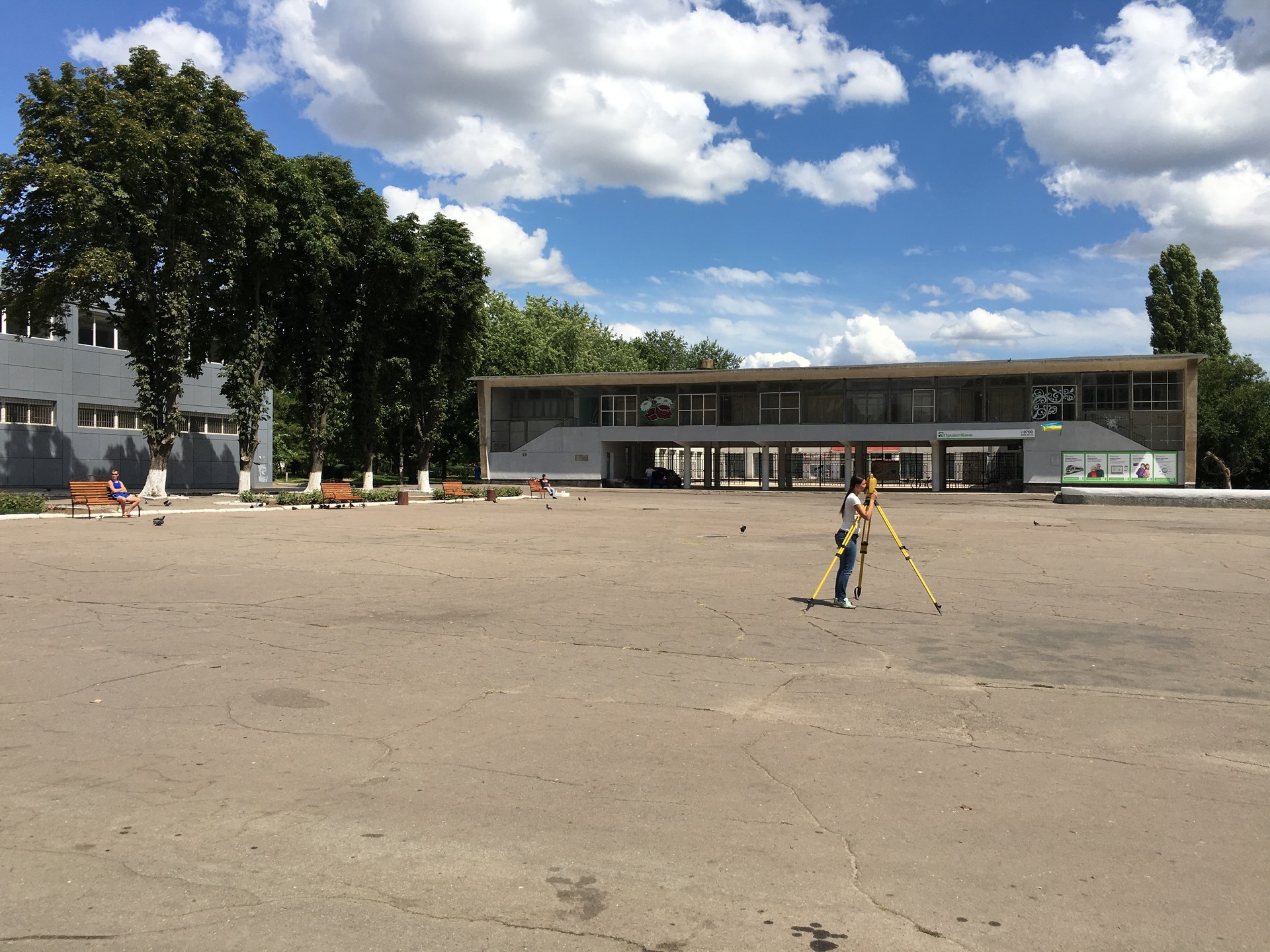 геодезисты делают замеры на площади ивана сирко! - изображение 1