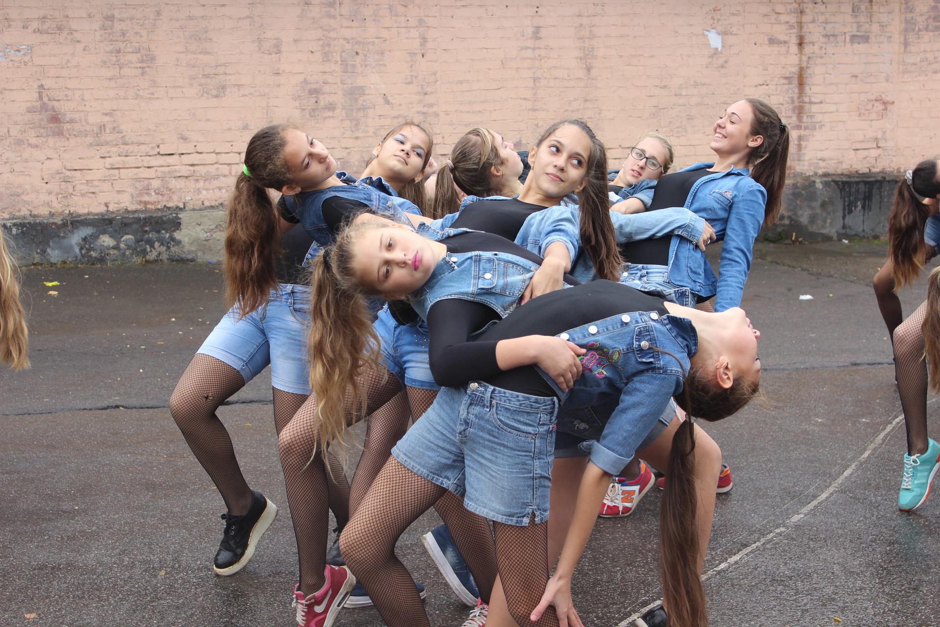 танцы под дождем. рудник отметил день поселка - изображение 4 танцы под дождем. рудник отметил день поселка - изображение 4