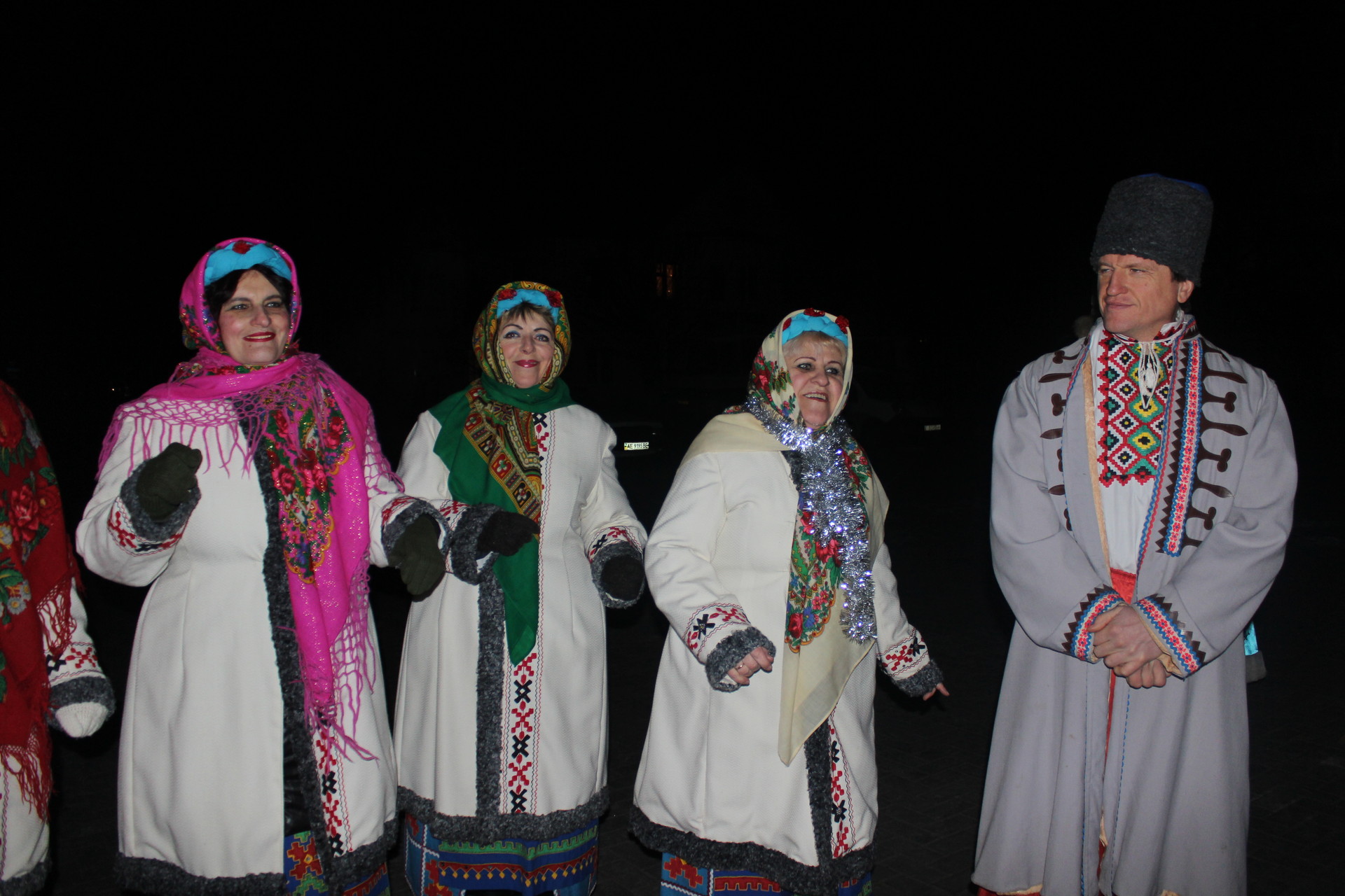 на площади горняков открылась «гоковская елка» ( видео) - изображение 1 на площади горняков открылась «гоковская елка» ( видео) - изображение 1