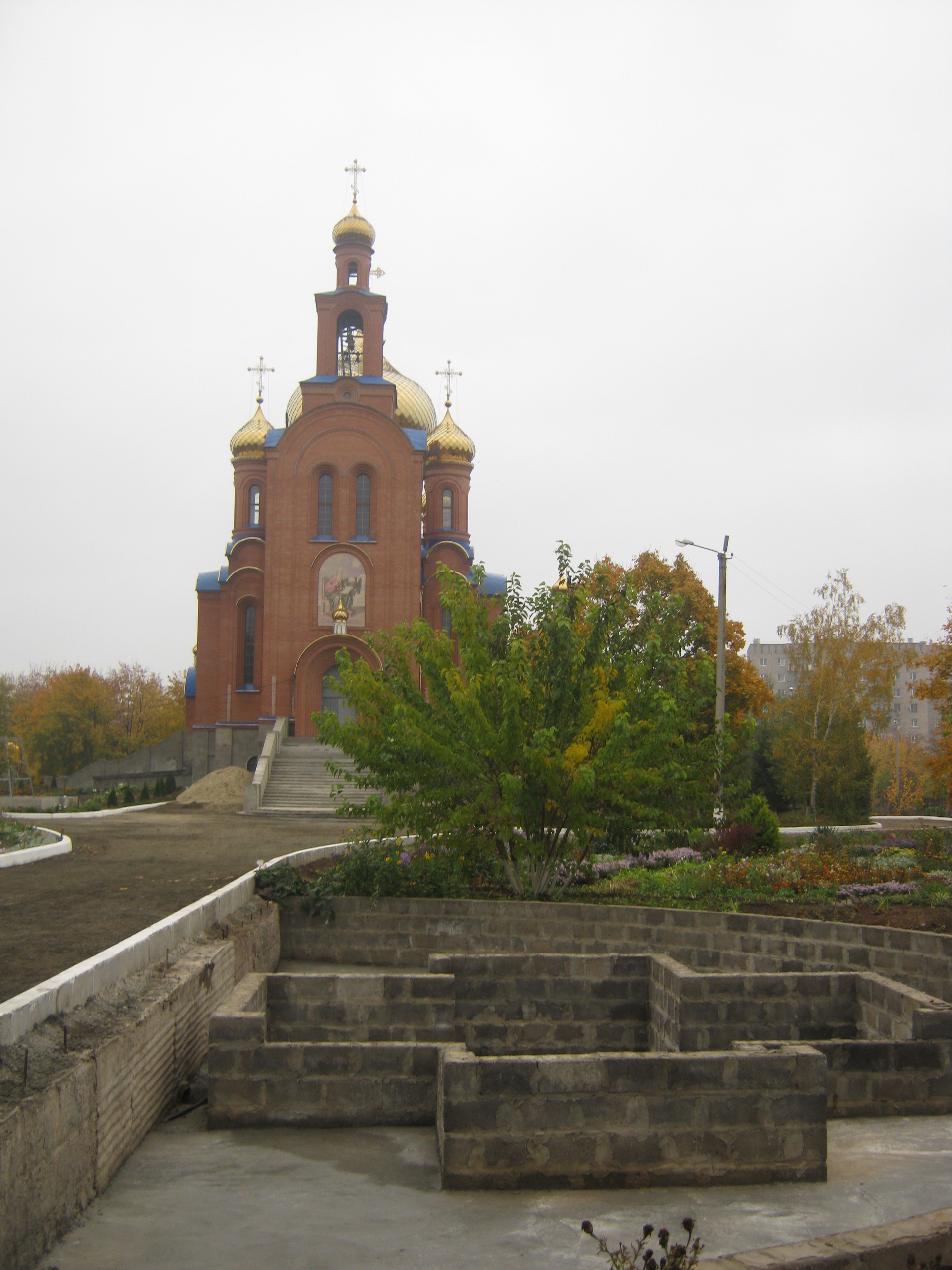 продолжается благоустройство территории возле храма иоанна богослова - изображение 1 продолжается благоустройство территории возле храма иоанна богослова - изображение 1