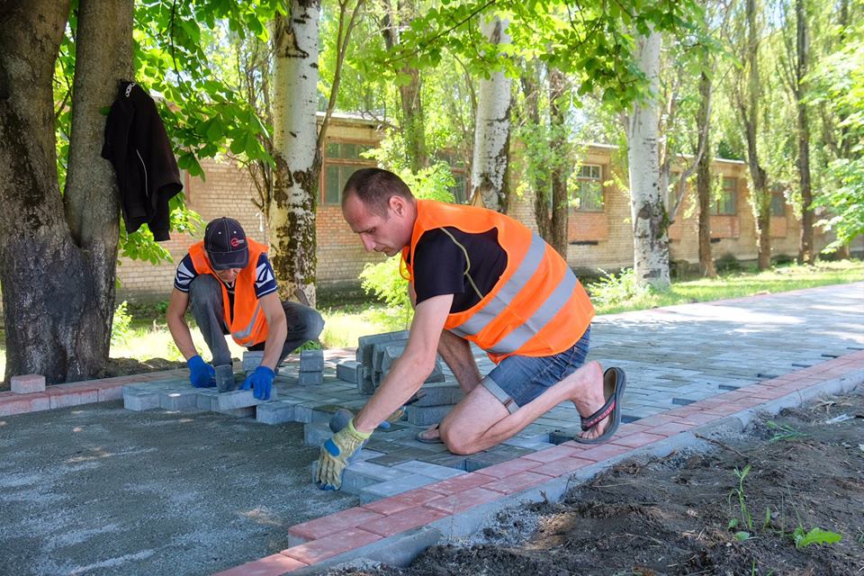 губернатор и его советник рассказали, что делается в покрове на деньги налогоплательщиков (фото, видео) - изображение 2 губернатор и его советник рассказали, что делается в покрове на деньги налогоплательщиков (фото, видео) - изображение 2