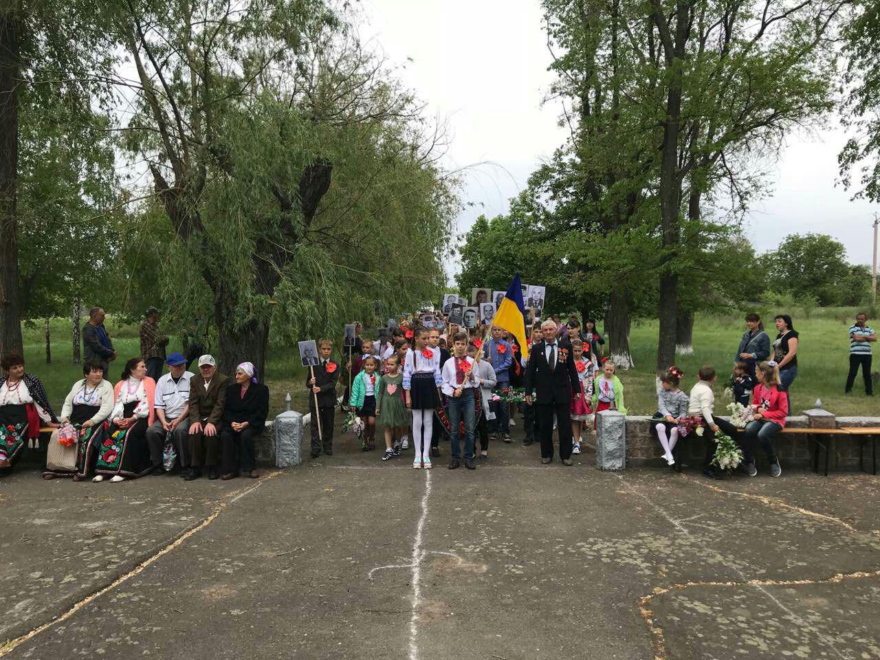 «полк памяти»: в токовском почтили ветеранов второй мировой (фото) - изображение 2  «полк памяти»: в токовском почтили ветеранов второй мировой (фото) - изображение 2