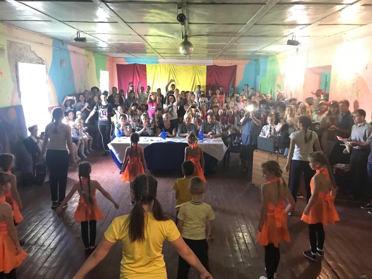 «еврофест» в токовском: как соседи отмечали день европы (фото, видео) - изображение 1 «еврофест» в токовском: как соседи отмечали день европы (фото, видео) - изображение 1