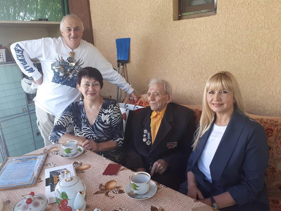 олександра сотула привітала ветерана з ювілеєм - зображення 1