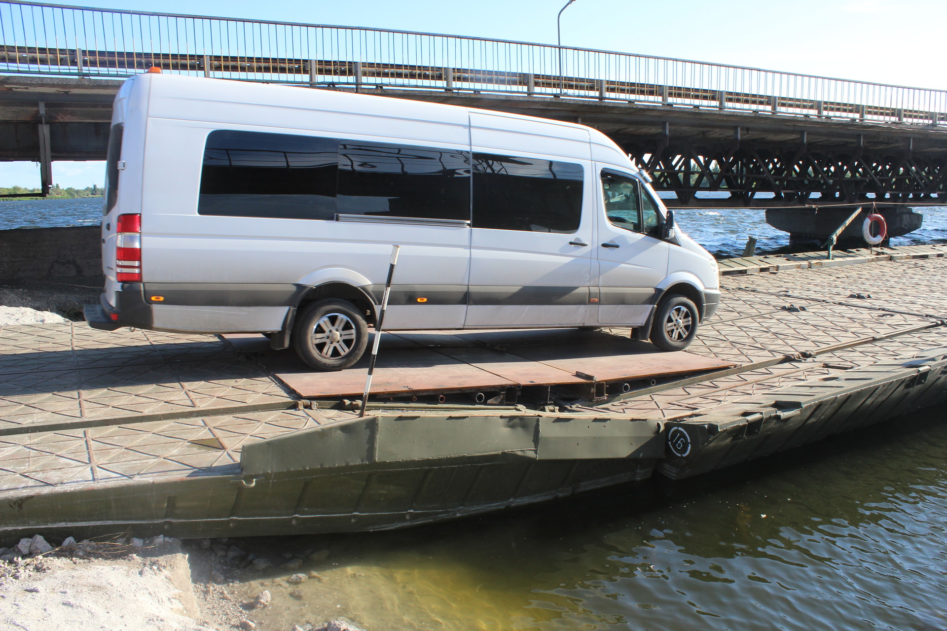 проверено на себе: испытали понтонную переправу возле алексеевки (видео) - изображение 3