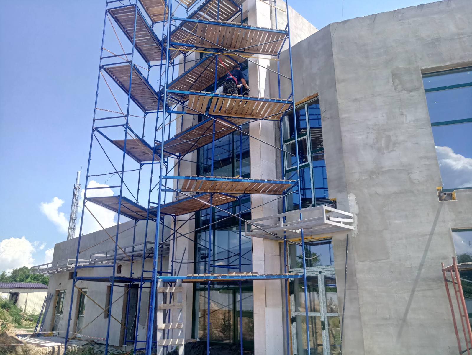 «велике будівництво»: у покровському дитсадку прокладають внутрішні комунікації та завершують гідроізоляцію покрівлі - зображення 1