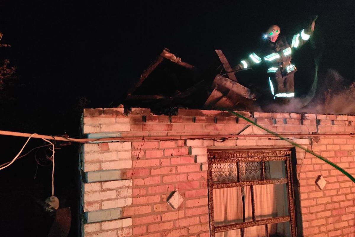в покрове спасатели ликвидировали масштабный пожар в частном секторе - изображение 2 в покрове спасатели ликвидировали масштабный пожар в частном секторе - изображение 2