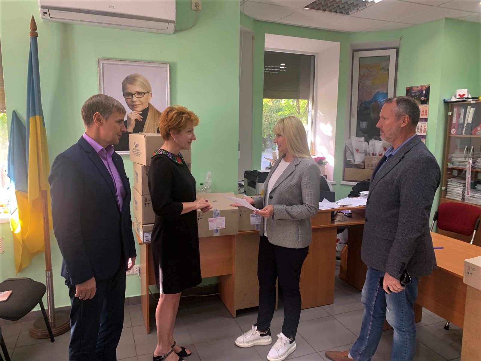 олександра сотула передала ліки для дитячої лікарні та провела робочі зустрічі у нікопольському районі - зображення 3 олександра сотула передала ліки для дитячої лікарні та провела робочі зустрічі у нікопольському районі - зображення 3
