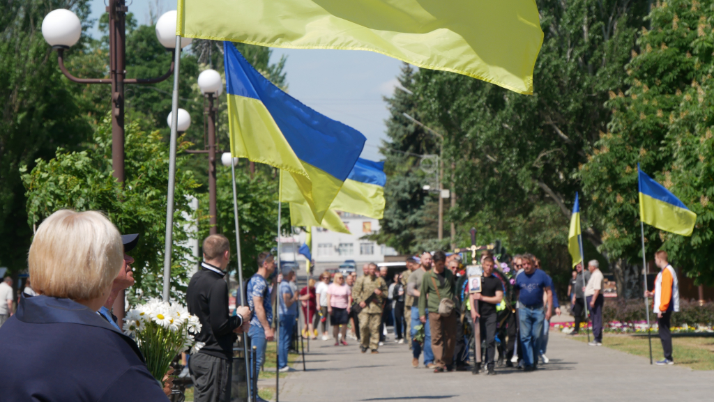 у покрові попрощалися із загиблим захисником - зображення 1 у покрові попрощалися із загиблим захисником - зображення 1