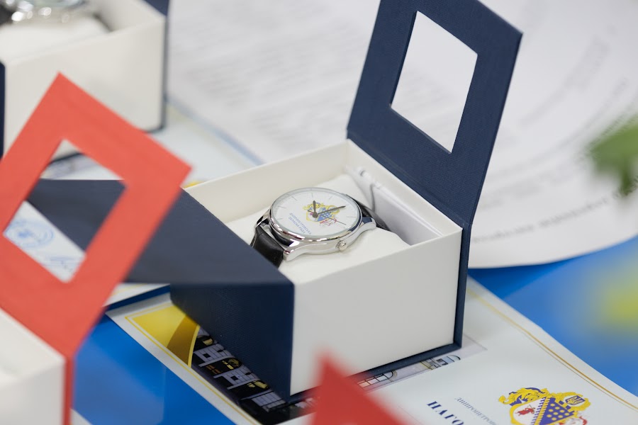 медикам дніпропетровщини до професійного свята вручили пам’ятні подарунки - зображення 10