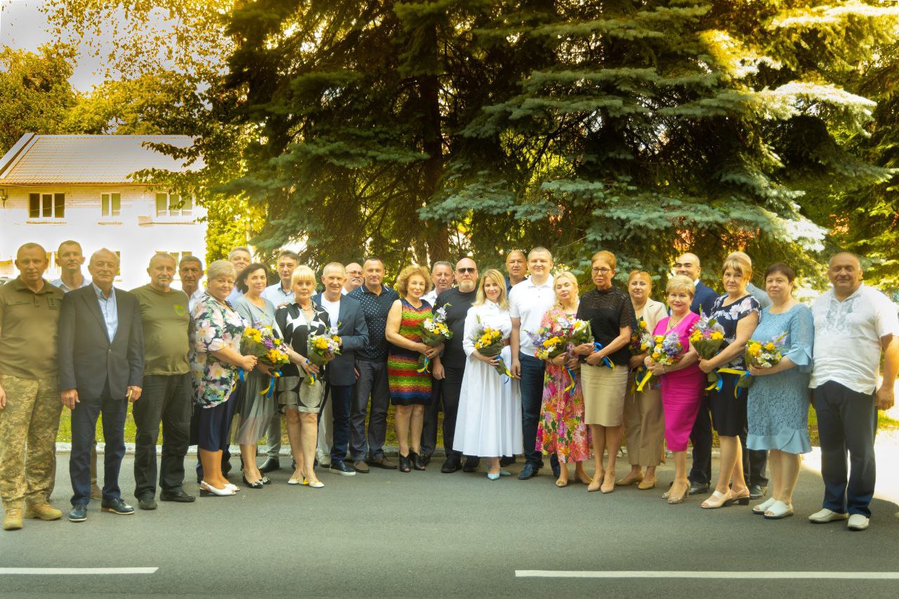 медикам дніпропетровщини до професійного свята вручили пам’ятні подарунки - зображення 11
